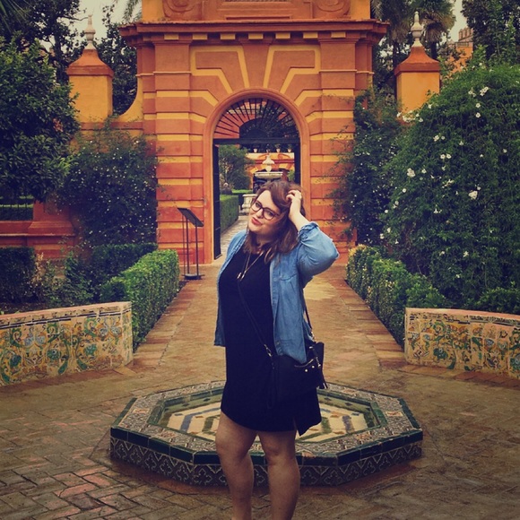 Meet your Posher, Kayleigh - Picture 1 of 1